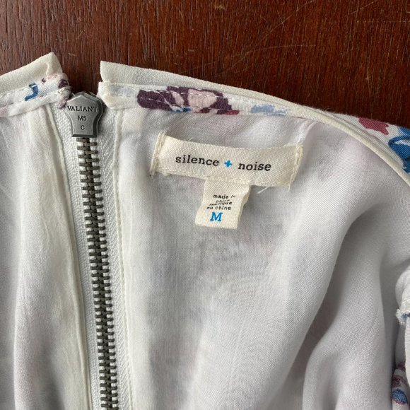 Silence + Noise Urban Outfitters Floral Dress - Picture 5 of 7